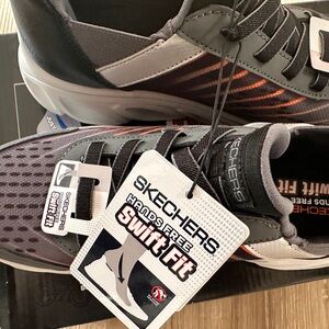 Skechers Swift Fit Sneakers- size 4 kids